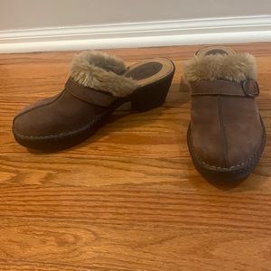 b.o.c. Brown mules clog with faux fur trim & buckle